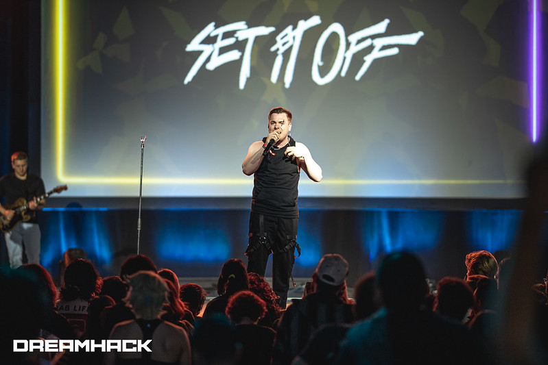 What is up With the Fake Encore? The “Faux-Core”